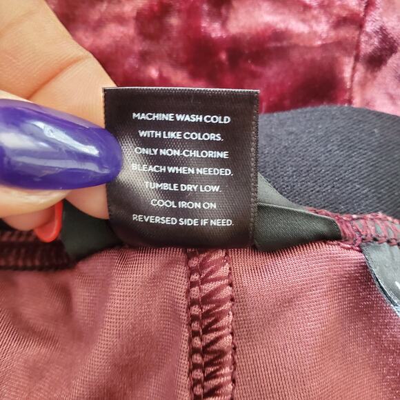 Simply Vera Wang Women's Maroon Velour Pants M - Picture 8 of 8